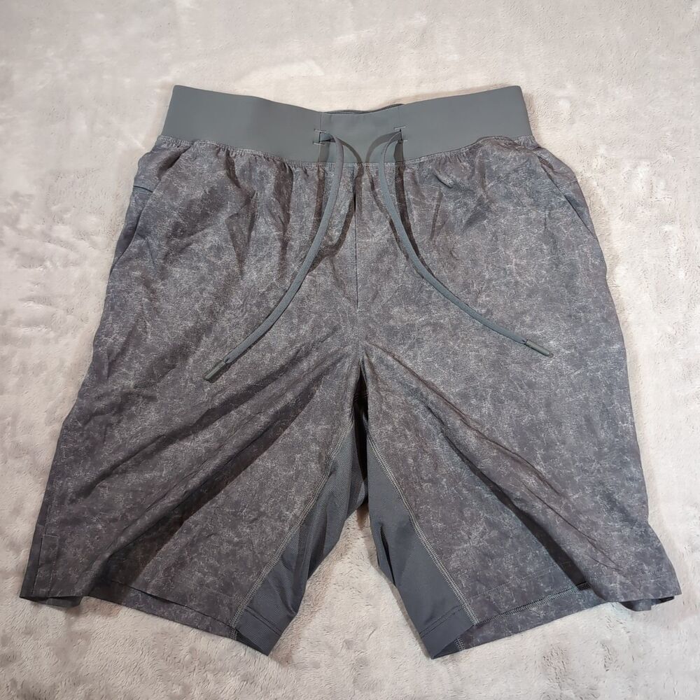 Lululemon THE Shorts 9" Linerless Mens Small Gray Gym Running Athletic Stretch